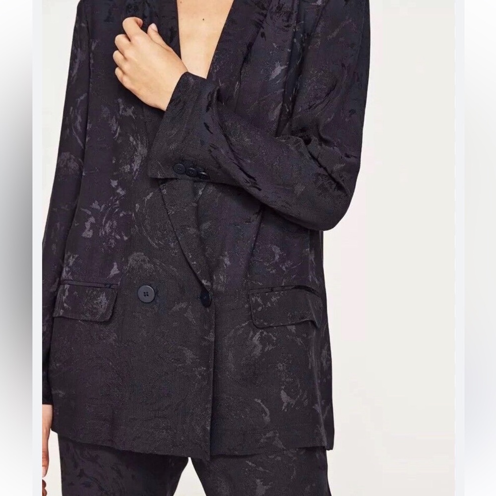 Zara Relaxed Fit Black Satin Floral Blazer - Picture 2 of 12